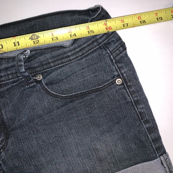 2.1 Denim Black Jean shorts - Picture 2 of 4